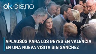 Los Reyes recibidos con aplausos en la zona cero de la DANA en una nueva visita sin Sánchez [upl. by Ronni50]