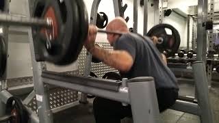 3RD SET 100KG SQUAT [upl. by Avehstab460]