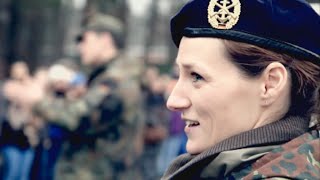 Frauen im Gleichschritt  Bundeswehr [upl. by Eidorb173]