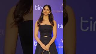 Suhana Khan Attend Isha Ambani Tira Brands quotAugustinus Baderquot International Brand Launch In India [upl. by Urias]