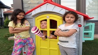 Annem Yine Yaramazlık Peşinde  Elif Öykü and Masal fun kid video [upl. by Yerroc]