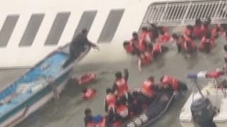 Fisherman rescued students from sinking ferry [upl. by Rifkin802]