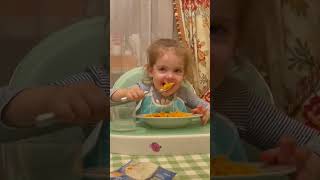 Rachele mangia le tagliatelle con Mamma Claudia e Papà Cristiano Prima parte shorts [upl. by Hendrika829]