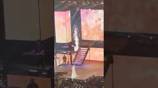 Florencia Bertoti cantando “Flores Amarillas” en el Movistar Arena Buenos Aires 2024 [upl. by Odnesor]