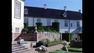 Fredensborg Slot  slotshaven og orangeriet [upl. by Ulrick606]