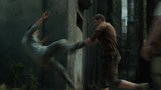 Gally Stops Thomas from leaving The Maze Maze Runner [upl. by Ynetsed]