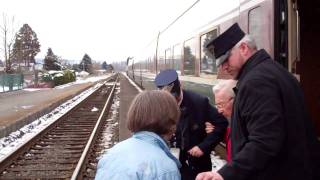 Boarding the southbound Amtrak Cascades at the KelsoLongview Amtrak Station [upl. by Narhem]