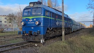 ST441251 z węglarkami falns z koksem do Kruszwicy Rp1 przejazd kolejowy Fabryczna Inowrocław [upl. by Vernice]