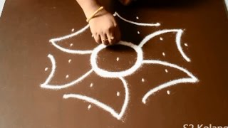 easy rangoli designs with 7 to 4 Dots  simple kolam withs dots  chukkala muggulu designs [upl. by Gurango620]