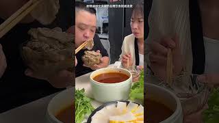 火鍋裡煮的羊肉捲全部被貪吃老公拿走了，我一定要教訓他，太過分了 food funny [upl. by Amme]