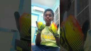 Nivia torrido gloves vs kipsta goalkeeper gloves [upl. by Mahala]