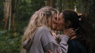 Toni and Shelby kiss 2x05  The Wilds [upl. by Harolda]