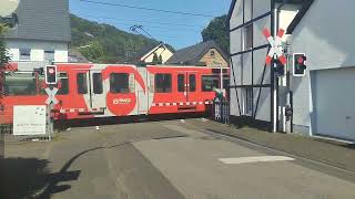 Bahnübergang Bonn Oberkassel 5 D  Railroad crossing  Paso a nivel [upl. by Yoong]