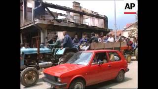 YUGOSLAVIA KOSOVO UROSEVAC SERBS FLEE AS REFUGEES RETURN [upl. by Utley]