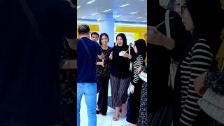 Prank jahilin cewek2 cantik di mall prank najibfun viraltiktok [upl. by Nyliahs]