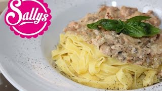 Lachssoße für Nudeln  Pasta al Salmone  Sallys Welt [upl. by Standing]