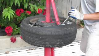 Remove a tire with TPMS sensor using Harbor Freight tire changer [upl. by Dannica]