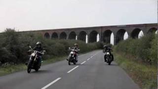 Triumph Speedmaster vs HarleyDavidson 883 Iron vs Kawasaki VN900 [upl. by Riddle489]