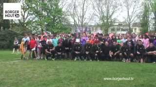 350 kinderen uit Borgerhout voetballen in Boelaerpark [upl. by Hgielyak347]