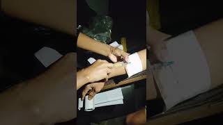 How to give IV injection through Cannula injection giving medication [upl. by Deevan]