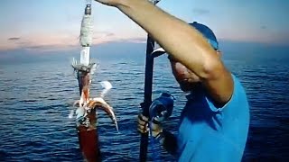 PESCA DALLA BARCA Pesca ai totani 2  Sicilia [upl. by Gnel432]