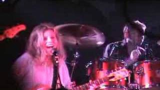 Throwing Muses Live quotCounting Backwardsquot 562000 [upl. by Elfie994]