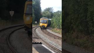 166219 arrives at Trowbridge train class166 [upl. by Akere]