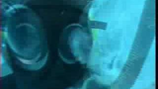 Susirubbr in S10 Gasmask underwater [upl. by Kaine]