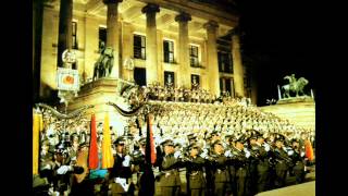 Präsentiermarsch der Nationalen Volksarmee Alfred Pechau [upl. by Wilkie]