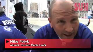 Leafs alumni play at YongeDundas Square [upl. by Chasse]