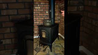 Classic wood stove that is perfect for heating small areas and has a cook top 🔥 woodstove food [upl. by Algernon]