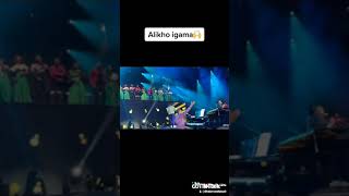 Hlengiwe Mhlaba  Benjamin amp Joyous Celebration On One Stage🔥🔥🔥💃Alikho igama Elihle [upl. by Fransisco322]