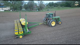 John Deere 4440 Tractor Planting Corn near Arcanum Ohio [upl. by Findlay224]