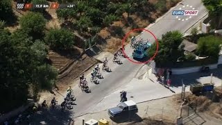 Vuelta Nibali si fa trainare dopo maxi caduta espulso dalla gara [upl. by Hadeehsar]