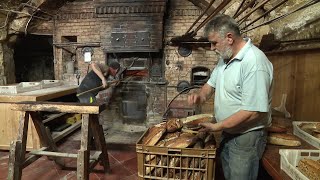 La boulangerie du Pétrin moissagais le plus vieux fournil de Bordeaux [upl. by Arod333]