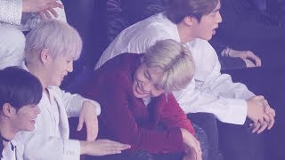 181106 방탄소년단 BTS 워너원 Jimin X Sungwoon friendship 하성운과 장난치는 지민 직캠 Fancam 지니뮤직어워즈 MGA by Mera [upl. by Zoldi]