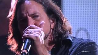 Roger Waters  Eddie Vedder  Comfortably Numb [upl. by Andonis488]