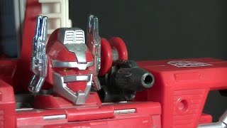 Transformers Robots In Disguise Super Class Optimus Prime Review [upl. by Bradly843]