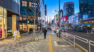 Friday Night Hongdae Street The winter season has begun in Seoul  Walking Tour Korea 4K HDR [upl. by Janik]