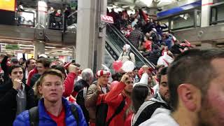 Hinchas de River Plate copando el Metro de Madrid [upl. by Arsuy]