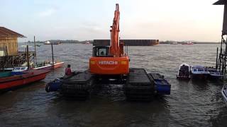 amphibious excavator swamp HITACHI ZAXIS 200 di Anggana Kutaikartanegara Kalimantan Timur [upl. by Demott]