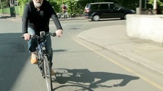 Alexei Sayle London by bike [upl. by Eellah]