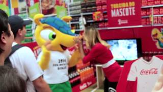 Mascote Copa do Mundo 2014  CocaCola [upl. by Mutz]