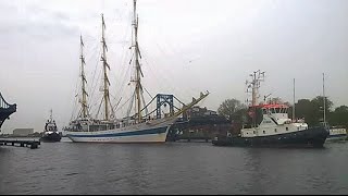 Russisches Segel Schul Schiff MIR Iin Richtung Hamburg Hafengeburtstag 2017 [upl. by Ahsikram]