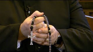 How to pray the Rosary with Father Matthew Cashmore [upl. by Naivat]