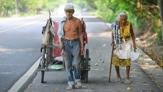 La conmovedora historia de dos ancianos que viven recogiendo latas [upl. by Romona]