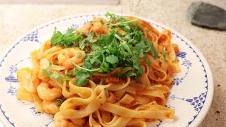 PRAWN WINE ROCKET TOMATO PASTA THING [upl. by Erdnassak]