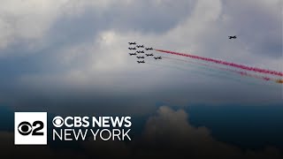 See the Italian Air Force aerobatics team fly over NYC [upl. by Icart]