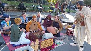 Natabara Gauranga Prabhu Chants Hare Krishna at Washington Square Park [upl. by Analad]