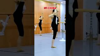 CHINE VS FRANCE  LES ÉTIREMENTS POUR DEVENIR SOUPLE gym souplesse shorts [upl. by Enilrad380]